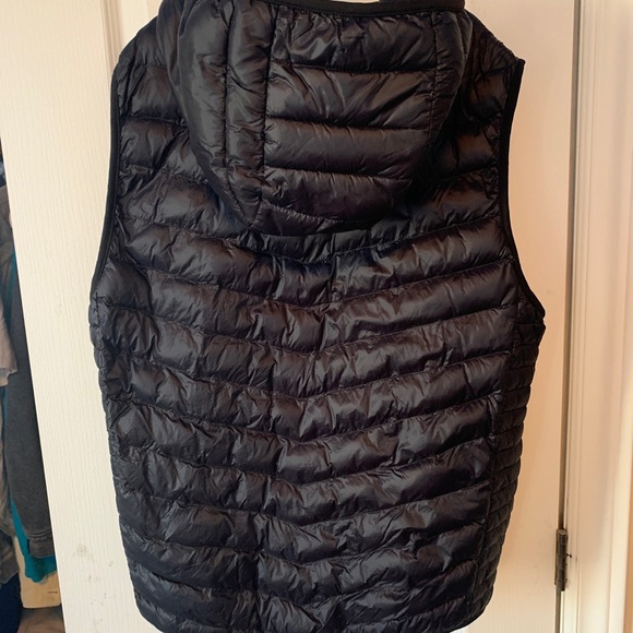 Black shiny puffer Calvin Klein sleeveless - Picture 3 of 6
